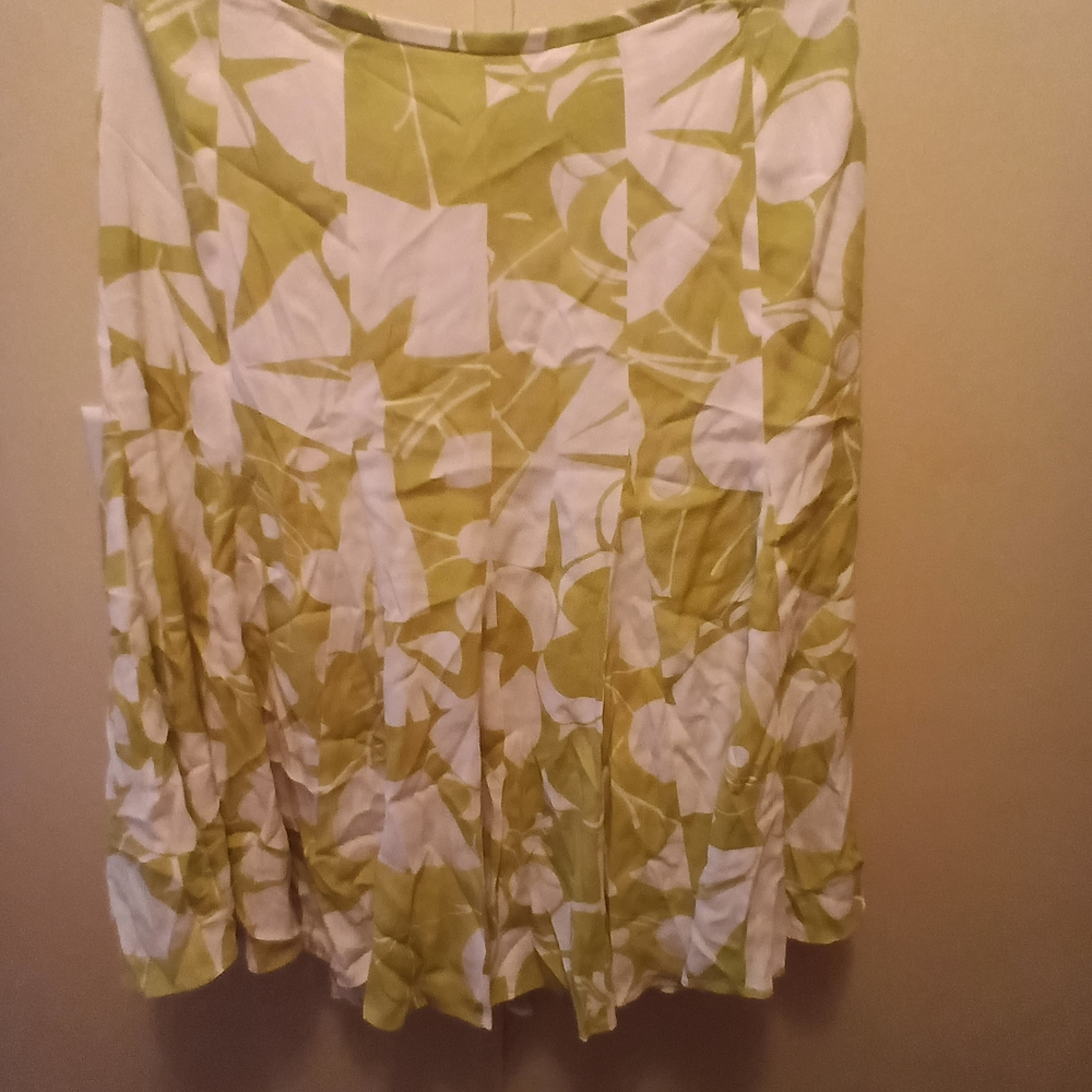 Kasper White and Green A-Line Knee-Length Skirt